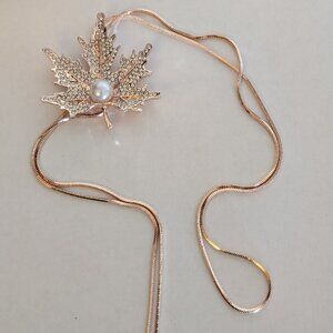 Maple Leaf Adjustable Pendant Necklace Rose Gold Tone With Faux Pearl & Diamond